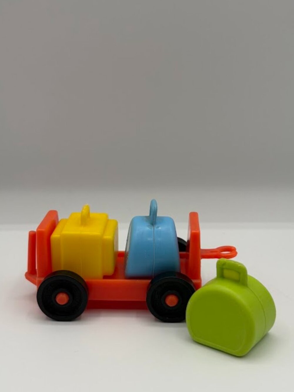 Fisher Price Little People Red Airport Baggage Tram Vehicle Cart & 3 Suitcases